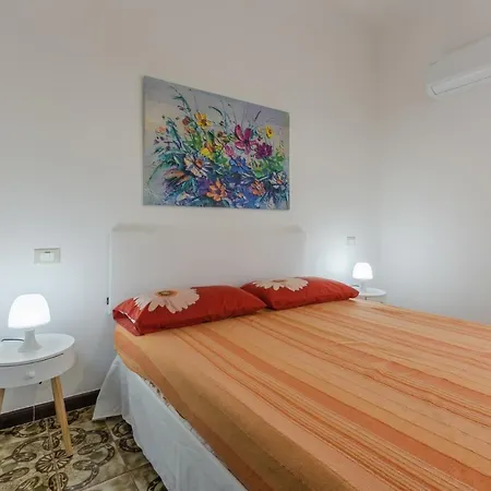 Guesthost - Cagliari Comfy With Terrace & Netflix! * Selargius
