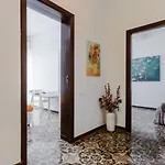 Guesthost - Cagliari Comfy With Terrace & Netflix! Apartman *