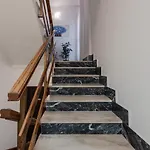 Guesthost - Cagliari Comfy With Terrace & Netflix! * Selargius