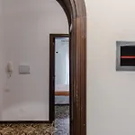 Guesthost - Cagliari Comfy With Terrace & Netflix! Apartman *