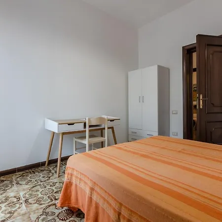 Guesthost - Cagliari Comfy With Terrace & Netflix! 아파트