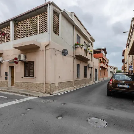 Guesthost - Cagliari Comfy With Terrace & Netflix! Διαμέρισμα Selargius